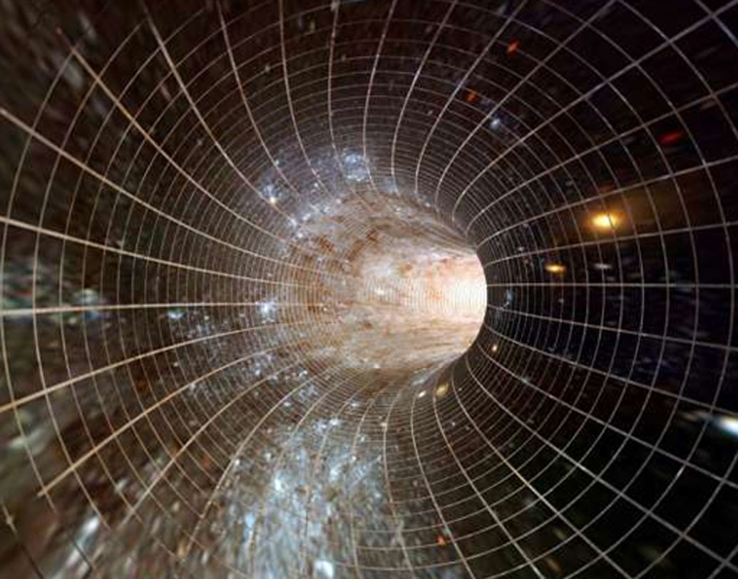 ‘আমি সঠিক সময়ের সন্ধানে ছিলাম। কারণ ১৯৮১ সালে যদি এ কথাটা আমি প্রকাশ্যে আনতাম, কেউই বিশ্বাস করতেন না। বলাটা ঠিক হবে কি না বুঝে উঠতেই পারছিলাম না এত দিন,’ ইউটিউবে ওই ভিডিয়োতে দাবি করেছেন স্মিথ।