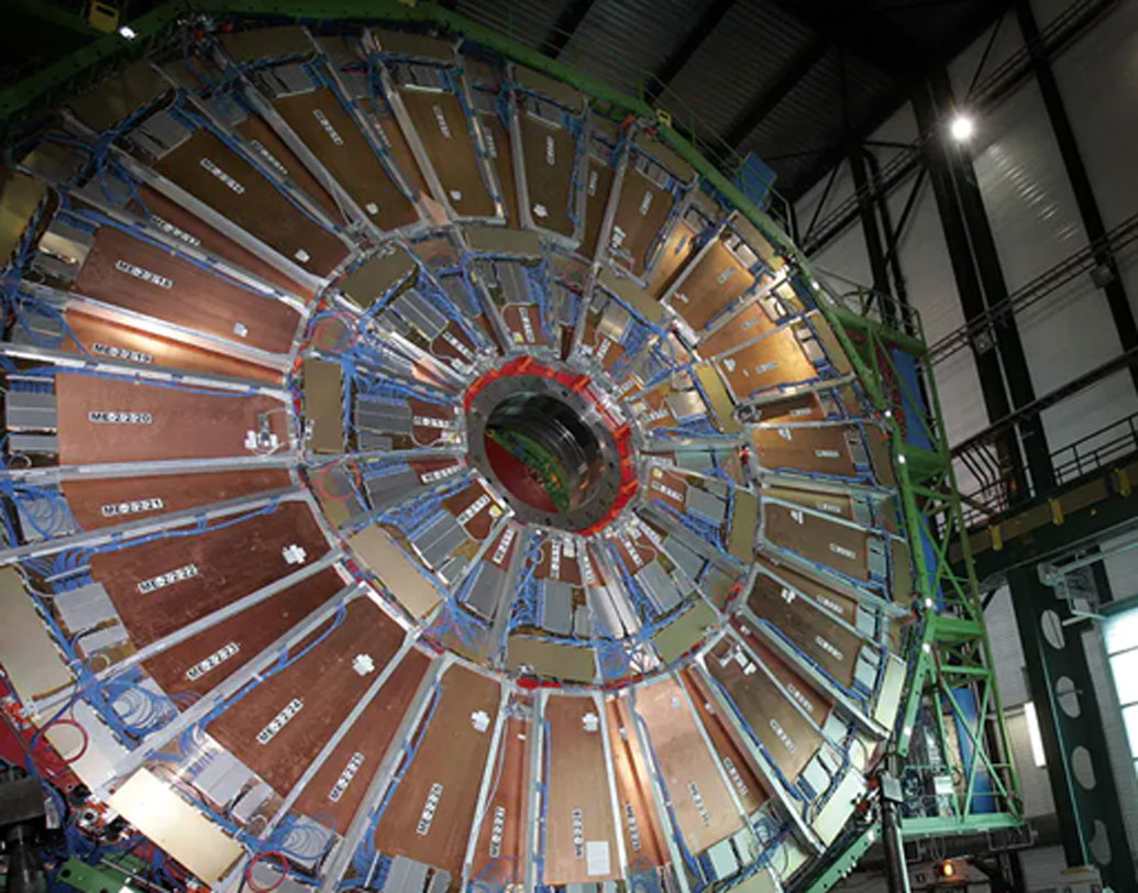 তাঁর আরও দাবি, টাইম ট্রাভেলের কাজ জোর কদমে চলছে বিজ্ঞানী মহলে। এখন হয়তো কেউ বিশ্বাস করতে পারেন না। কিন্তু টাইম ট্রাভেল যে সত্যিই সম্ভব, তা ২০২৮ সালে প্রকাশ করবেন বিজ্ঞানীরা। ওই যুবক এও দাবি করেছিলেন, ৬০০০ সালে প্রযুক্তি এতটাই উন্নতি হয়ে যাবে যে, তখন মানুষকেও চালনা করবে প্রযুক্তি।