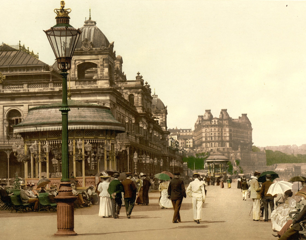 টমাস কুক বিশ্বাস করতেন ভ্রমণ হল শিক্ষার অন্যতম মাধ্যম। এর ফলে মনের প্রসার ঘটে। দূর হয় কুসংস্কার। তিনি ভ্রমণকে শখ হিসেবে পৌঁছে দিতে পেরেছিলেন আমজনতার কাছে। তবে তিনি বিশ্বাস করতেন ‘ভ্রমণপিপাসু’ এবং ‘পর্যটক’ শব্দ দু’টির মধ্যে পার্থক্য আছে।   (ছবি : সোশ্যাল মিডিয়া)