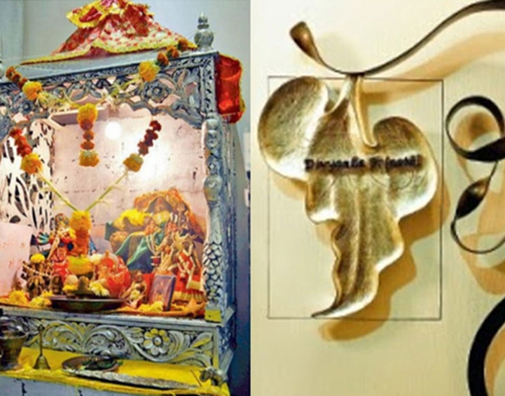 ঘরের মধ্যে সুন্দর, ছোট একটি মন্দিরও রয়েছে। সেখানেও সোনালী কাজ করা। তেমন বেডরুমের দেওয়াল থেকে শুরু করে প্রতিটা আসবাবও সোনালী রঙের। এমনকি বিছানার চাদরটাও সোনালী।