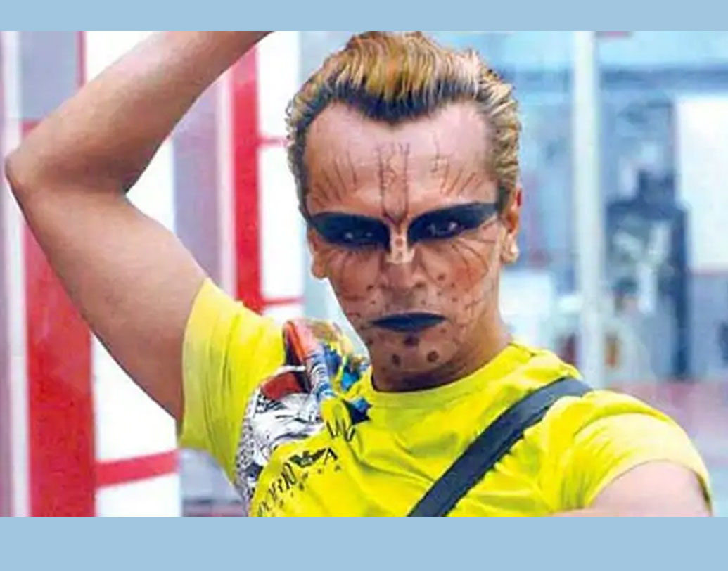 ষষ্ঠতম সিজনে তো বটেই অনেকের মতে, বিগ বসের অন্যতম বিতর্কিত চরিত্র হলেন ইমাম সিদ্দিকি। তাঁর আচরণে একেবারে ভয়ে সিঁটকে গিয়েছিলেন আশকা গোরাডিয়া। এক বার ইমামের কটূ মন্তব্যে তো কেঁদেই ভাসিয়েছিলেন ঊর্বশী ঢোলাকিয়া। শুধু তা-ই নয়, হোস্ট সলমন খানের সঙ্গে ঝামেলায় জড়িয়েছিলেন ইমাম।