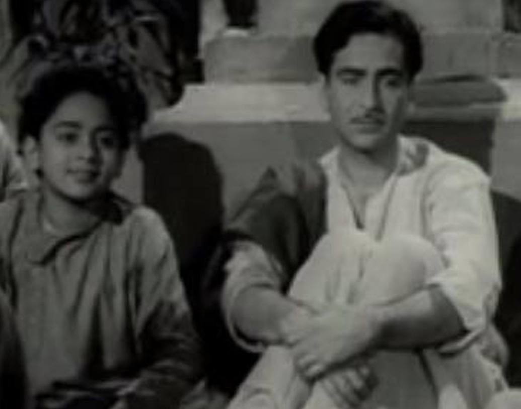 সুদর্শন বিনোদের জন্ম ১৯৪৫ সালে। পঞ্জাবের অমৃতসরে। তাঁর বাবার নাম পরমেশ্বরীদাস মেহরা এবং মায়ের নাম কমলা মেহরা। পরে মেহরা পরিবার চলে আসে বম্বে, আজকের মুম্বইয়ে।