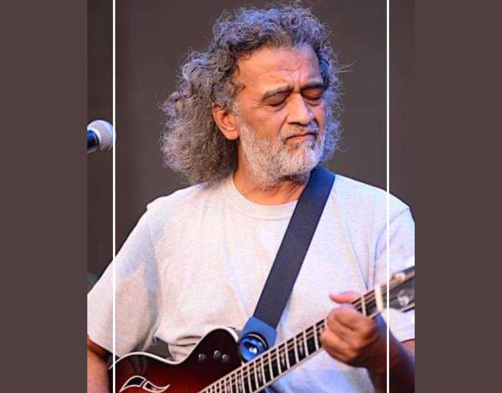 মিউজিক অ্যালবামের অনেক আগে লাকি এসেছিলেন প্লেব্যাক-এ। ১৯৭৬ সালে মেহমুদের ছবি ‘এক বাপ ছয় বেটে’ ছবিতে প্রথম গান করেন লাকি। এর অনেক বছর পরে ২০০০ সালে ‘কহো না প্যার হ্যায়’ ছবিতে আইকনিক ‘না তুম জানো, না হাম’ গান। এরপর ‘সুর’, ‘বচনা অ্যায় হাসিনো’, ‘অনজানা অনজানি’, ‘তামাশা’ ছবিতে তিনি প্লেব্যাক করেছেন। (ছবি: সোশ্যাল মিডিয়া)