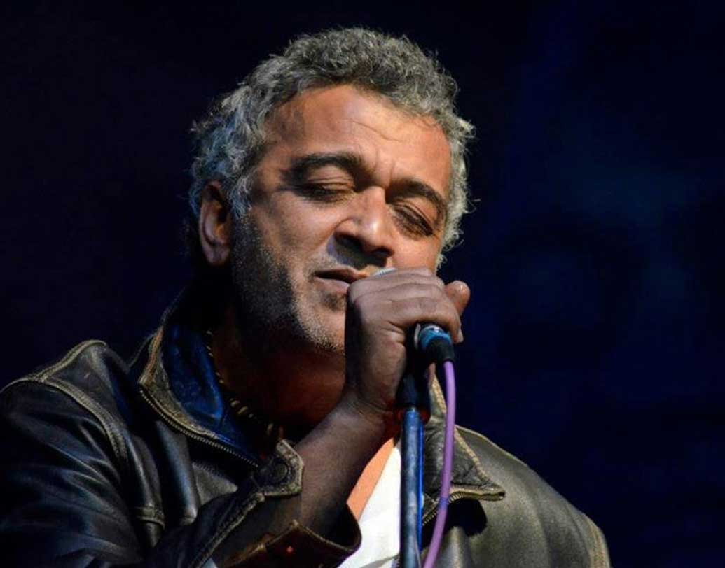 দাম্পত্যের বাইরেও লাকির জীবন বর্ণময়। সঙ্গীতশিল্পীর হওয়ার পাশাপাশি বিভিন্ন কাজ করেছেন। বিভিন্ন প্রজাতির ঘোড়া পালন করেছেন। পুদুচেরিতে খনিজ তৈল নিষ্কাশনের কাজেও অভিজ্ঞতা আছে। কার্পেট পরিষ্কার এবং কার্পেট বিক্রির ব্যবসাও ছিল তাঁর। তা ছাড়া তিনি একজন কৃষক। বিশ্বাস করেন জৈব পদ্ধতিতে কৃষিকাজ করাতেই লুকিয়ে সাফল্য।  (ছবি: সোশ্যাল মিডিয়া)