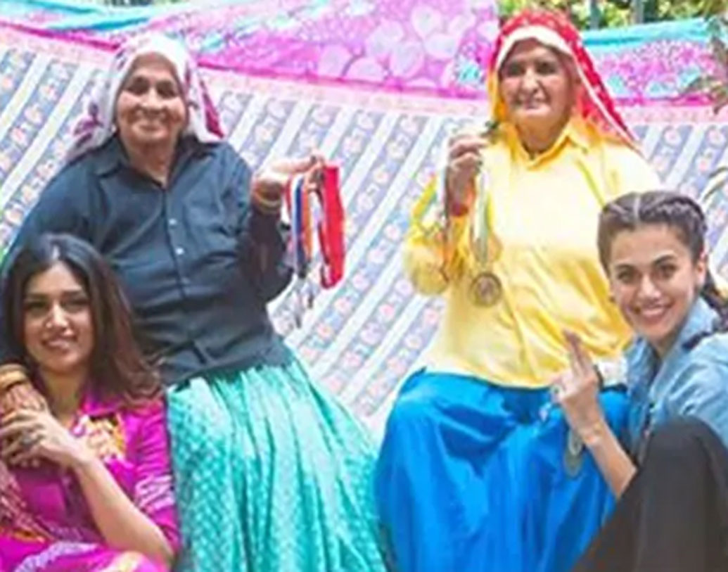 কী ভাবে রাইফেল ধরে নিশানা লাগাতে হয়, তা সীমাকে হাতে ধরে বোঝাচ্ছিলেন নিজেই। তাঁর নিশানা দেখে অভিভূত হয়ে যান কোচ। তাঁকে প্রশিক্ষণ নিতে বলেন তিনি। ‘সান্ড কি আঁখ’ ছবিতে তাঁর উল্লেখও রয়েছে।