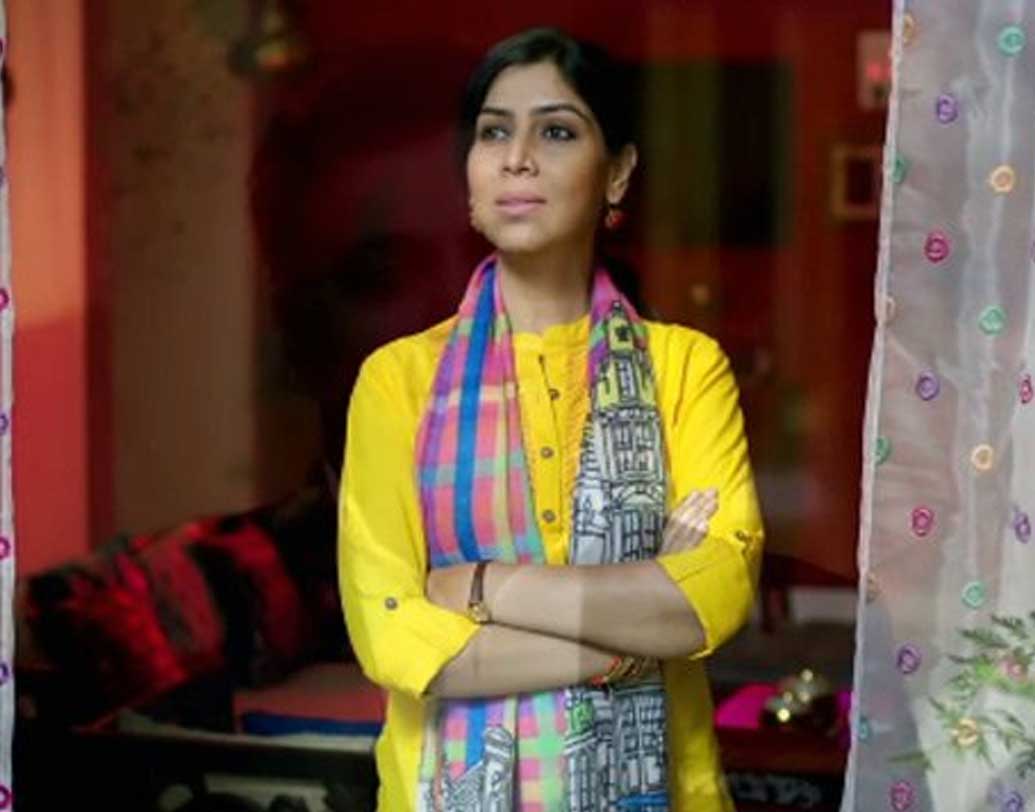 ভারতীয় বিনোদন দুনিয়ায় বহু আইকনিক সিরিয়ালের সঙ্গে জড়িয়ে আছে সাক্ষী তনওয়ারের নাম। ‘কুটুম্ব’, ‘দেবী’, ‘জসসি জ্যায়সি কোই নেহি’, ‘বালিকা বধূ’, ‘কহানি হামারে মহাভারত কি’, ‘বড়ে অচ্ছে লাগতে হ্যায়’, ‘বালিকা বধূ’-র মতো জনপ্রিয় সিরিয়ালে সাক্ষী অভিনয় করেছেন।  ( ছবি: সোশ্যাল মিডিয়া)