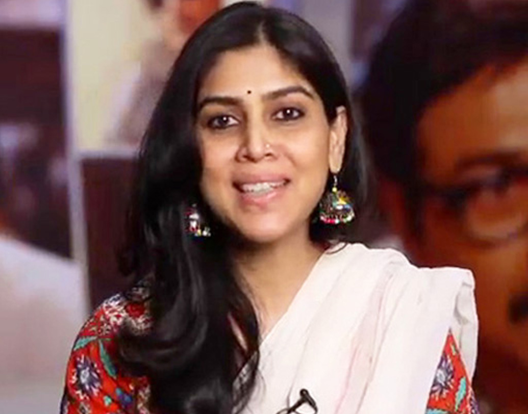 দেবী লক্ষ্মীর আর এক নাম ‘দিত্যা’। নিজের মেয়েকে মা লক্ষ্মীর আশীর্বাদ বলে মনে করেন সাক্ষী।