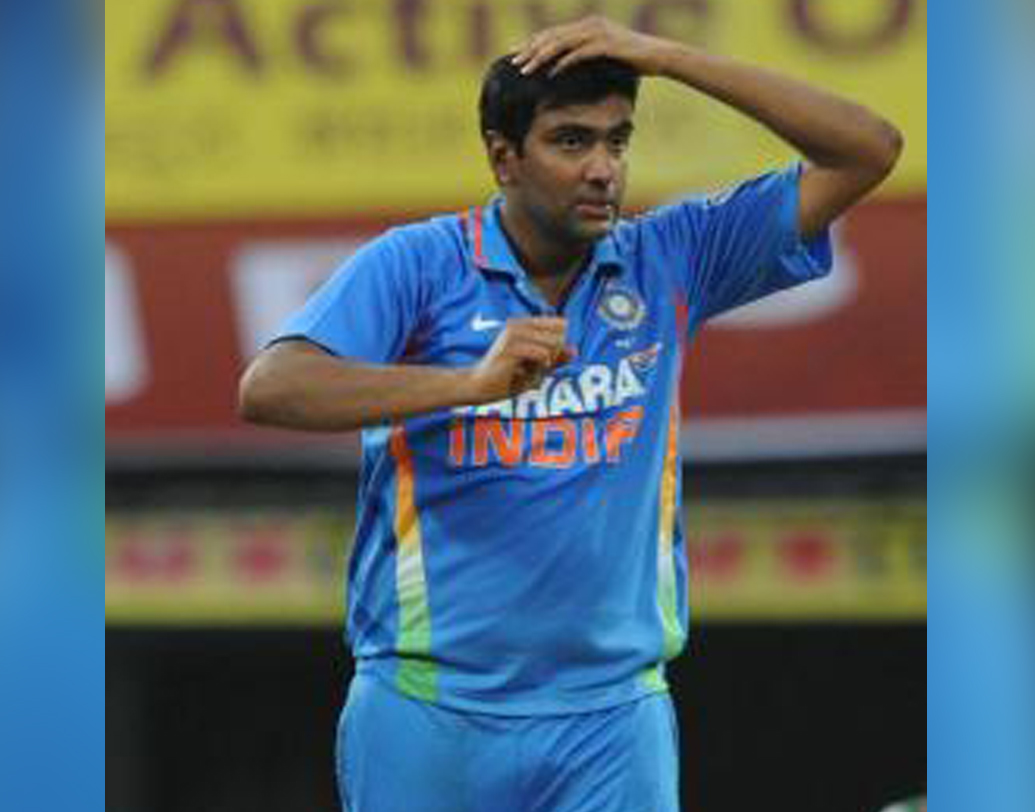 ওয়ানডে কেরিয়ারে মাত্র একবারই চার উইকেট নিয়েছেন অশ্বিন। সেটাও এসেছে সংযুক্ত আরব আমিরশাহির বিরুদ্ধে, ২০১৫ বিশ্বকাপে। ২৫ রানে চার উইকেট নিয়েছিলেন অফস্পিনার। সংযুক্ত আরব আমিরশাহি শেষ হয় ১০২ রানে। ভারত জেতে নয় উইকেটে।