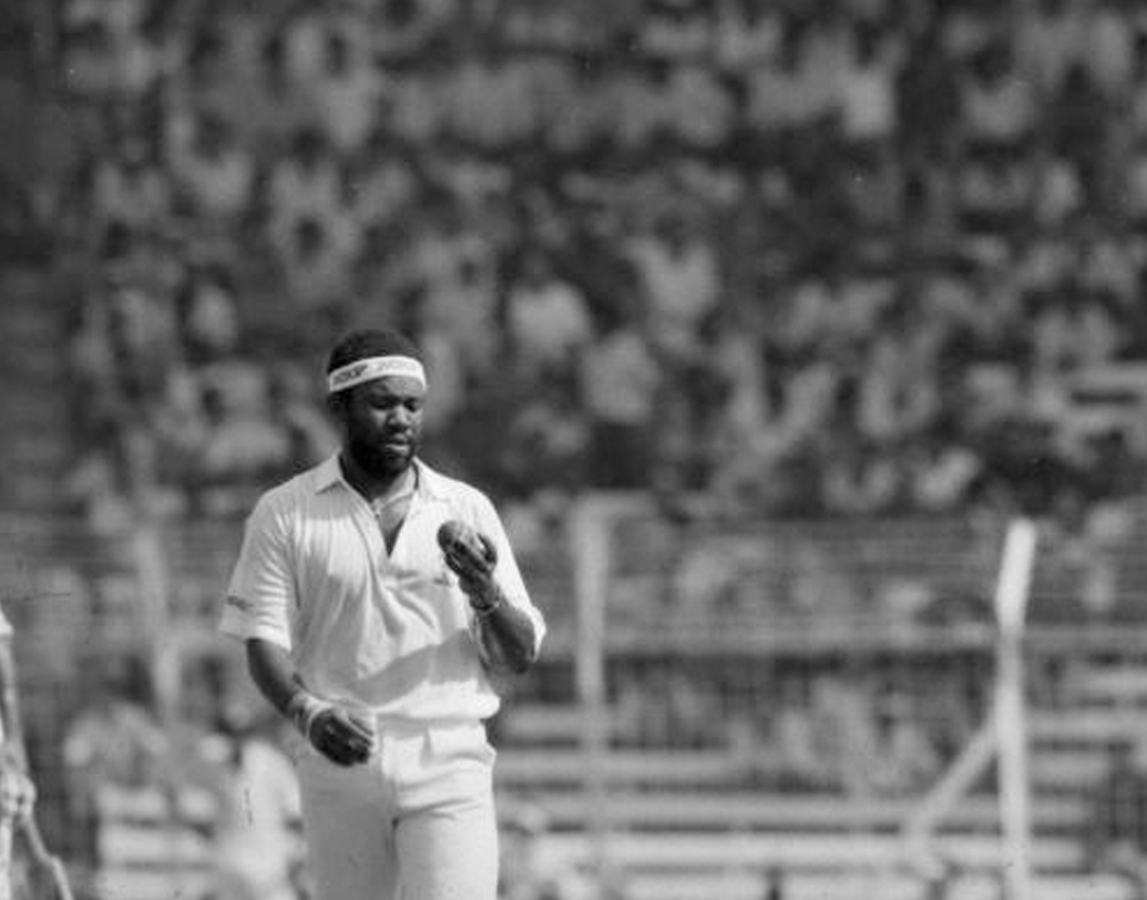 ১৯৯১ সালে অস্ট্রেলিয়ার বিরুদ্ধে মেলবোর্নে বেনসন হেজেস ওয়ার্ল্ড সিরিজের ম্যাচে ১৮ রানে চার উইকেট পেয়েছিলেন মার্শাল। তাঁর চার শিকারের মধ্যে ছিলেন জিওফ মার্শ, ডেভিড বুন, ডিন জোন্সরা। চার ওভার মেডেন নিয়েছিলেন তিনি। তবে সেই ম্যাচ জিততে পারেনি ওয়েস্ট ইন্ডিজ।