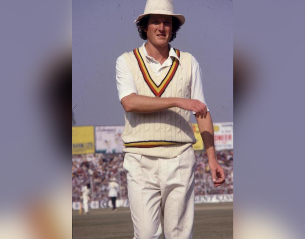 উইলিস ওয়ানডে কেরিয়ারে চারবার নিয়েছেন চার উইকেট। ১৯৭৯ বিশ্বকাপে ম্যাঞ্চেস্টারে কানাডার বিরুদ্ধে ১১ রানে চার উইকেট তাঁর সেরা বোলিং। সেই ম্যাচে ৪৫ রানে শেষ হয়ে গিয়েছিল কানাডা। আট উইকেটে জিতেছিল ইংল্যান্ড।