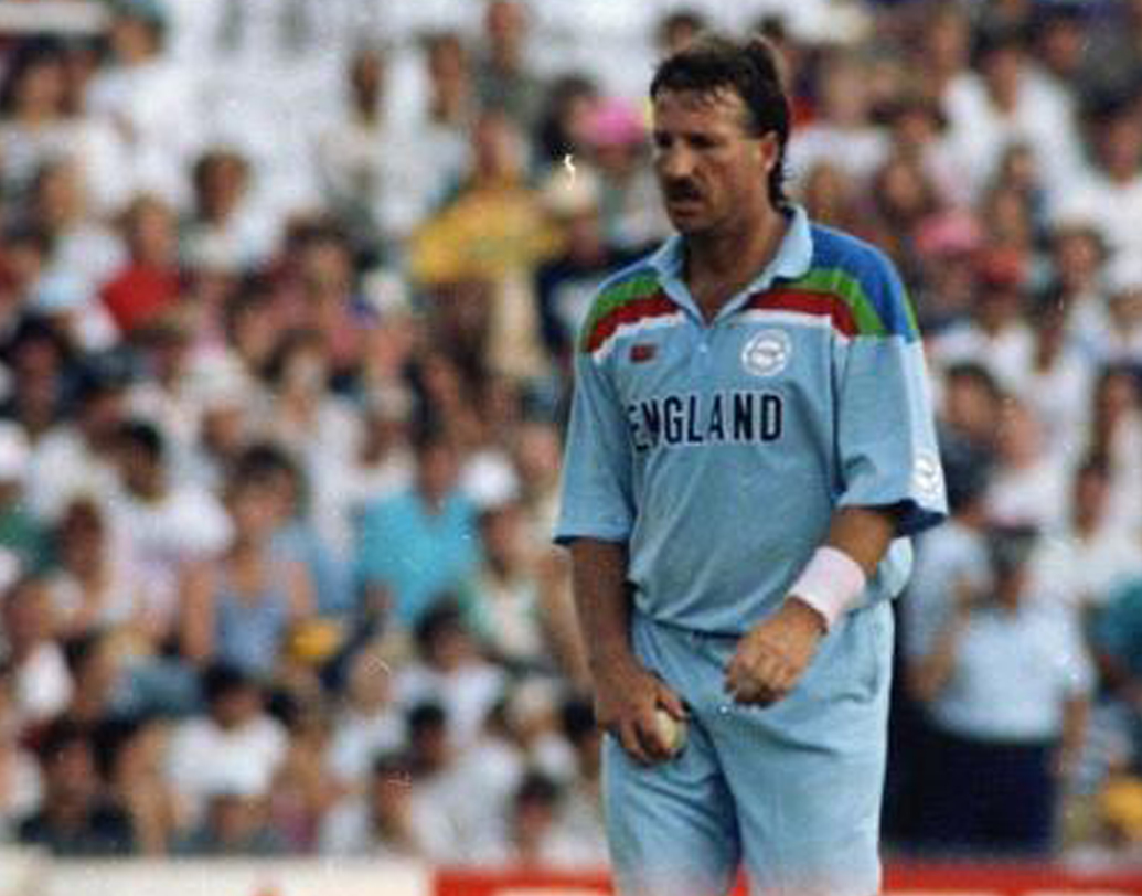 ইয়ান বথাম সর্বকালের সেরা অলরাউন্ডারদের অন্যতম। ইংল্যান্ডের হয়ে ১১৬ ওয়ানডে ম্যাচে ২১১৩ রান করেছেন তিনি। সঙ্গে নিয়েছেন ১৪৫ উইকেটও। গড় ২৮.৫৪। তিনবার চার উইকেট নিয়েছেন তিনি। কিন্তু পাঁচ উইকেট পাননি একবারও।