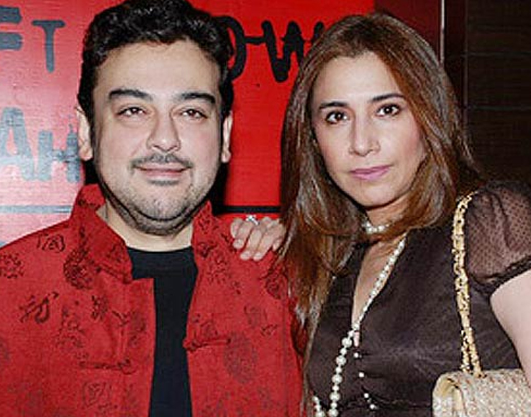 ২০০১ সালে দ্বিতীয় বিয়ে দুবাইয়ের ব্যবসায়ী সাবাহ গালাদরিকে। তাঁদের দু’জনেরই এটা ছিল দ্বিতীয় বিয়ে। দেড় বছরের মাথায় ভেঙে যায় আদনানের দ্বিতীয় বিয়েও।