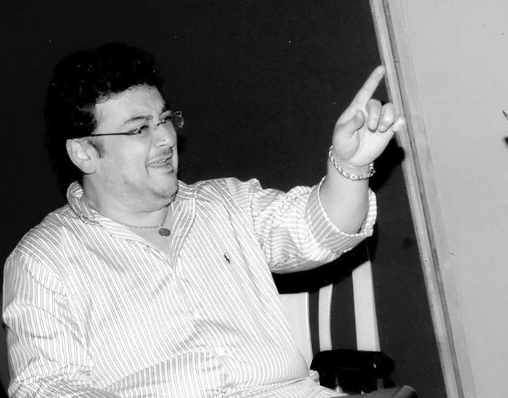 ২০০৬ সালের জুন মাসে আদনান জানান, তাঁর দেহের ওজন ২৩০ কেজি। চিকিৎসকরা জানিয়েছেন, এ ভাবে থাকলে তাঁর আয়ুষ্কাল হবে মাত্র ৬ মাস। এরপর কঠোর ডায়েটিং ও শরীরচর্চায় তিনি ১৬ মাসে ১৬৭ কেজি ওজন কমান।