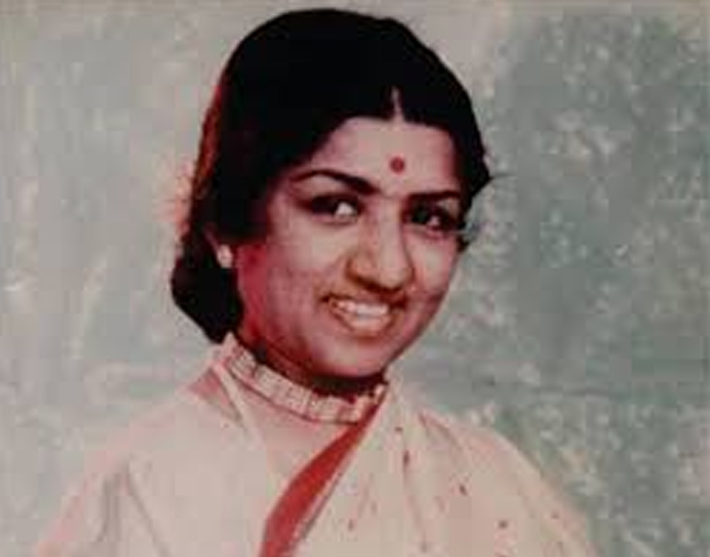 দেশের মোট ৩৬টি ভাষায় গান গেয়েছেন লতা। ঠিক কতগুলো গান গেয়েছেন, সেই সংখ্যা নিয়ে বারবার বিভিন্ন তথ্য উঠে এসেছে। শিল্পী নিজে জানিয়েছেন, তিনি গানের রেকর্ড রাখেন না।