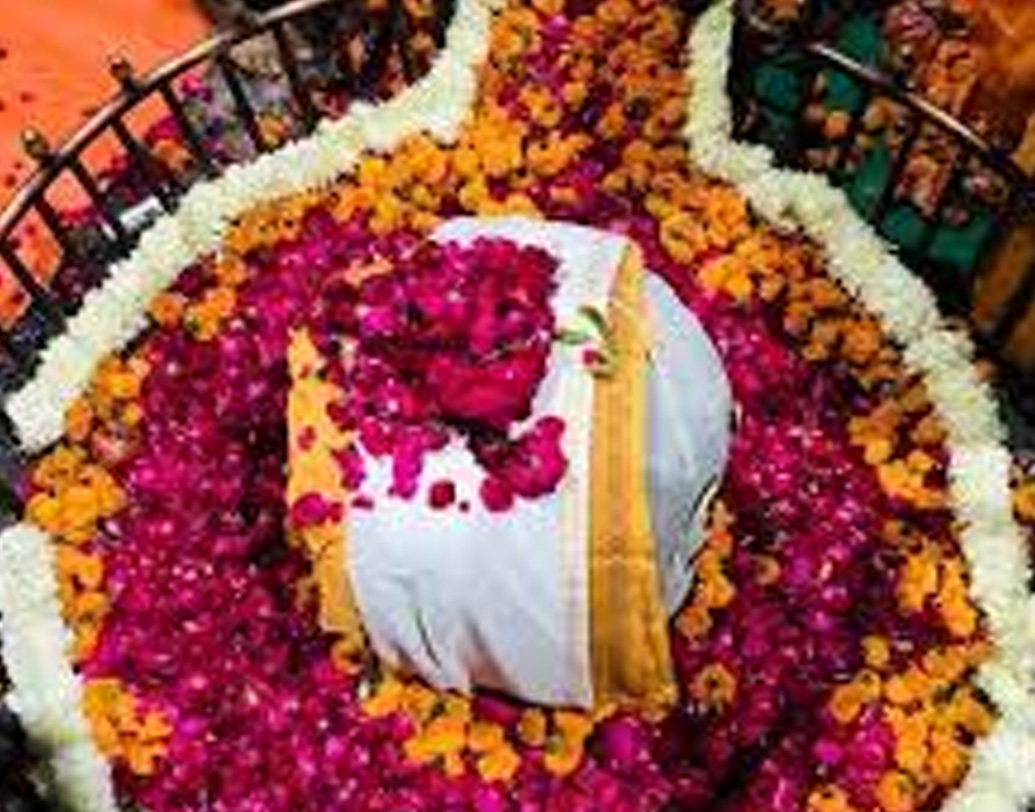 কিন্তু তারকাসুরও ছিলেন শিবভক্ত। তাই তাঁকে হত্যা করে পাপবোধে বিদ্ধ হচ্ছিলেন কার্তিক। পাপস্খালনের জন্য তাঁকে পরামর্শ দিলেন ভগবান বিষ্ণু। বললেন, মহাদেবের উপাসনা করে ক্ষমা প্রার্থনা করতে।