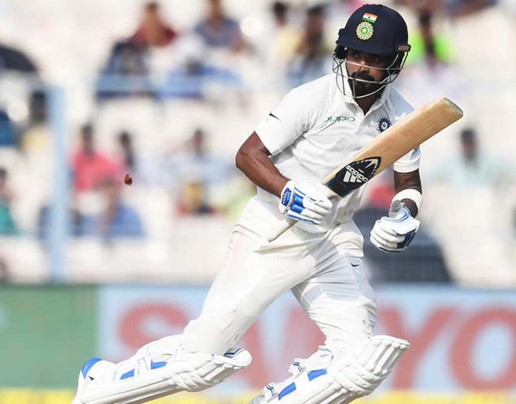 প্রথম টেস্টে ভারত ও ওয়েস্ট ইন্ডিজ মুখোমুখি হয়েছিল অ্যান্টিগায়। সেই ম্যাচের প্রথম ইনিংসে মাত্র ২৫ রানের মধ্যে তিন উইকেট পড়ে গিয়েছিল ভারতের। সেখান থেকে ভারতকে উদ্ধার করেন লোকেশ রাহুল ও অজিঙ্ক রাহানে। শেষের দিকে রবীন্দ্র জাডেজা ও ইশান্ত শর্মার লড়াই ভারতকে সাহায্য করে তিনশোর কাছাকাছি স্কোরকে পৌঁছে দিতে।