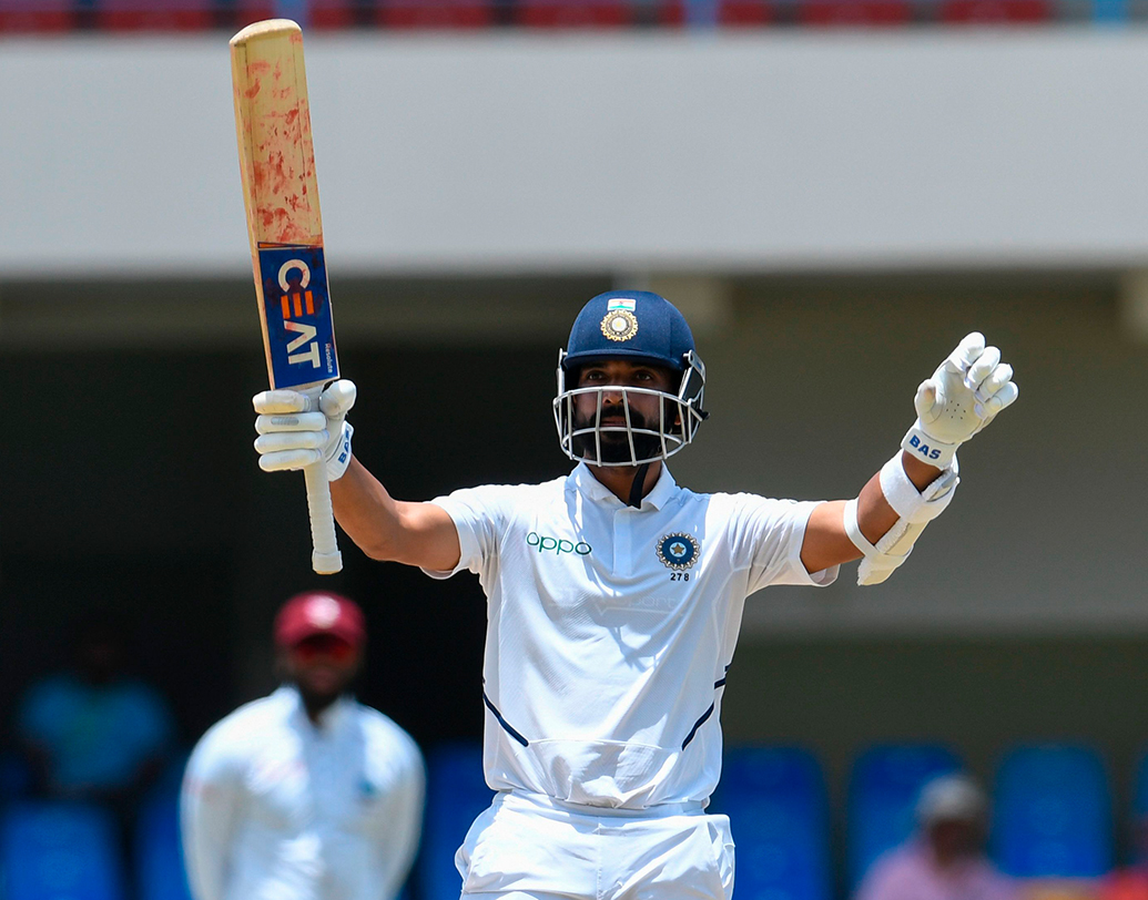 প্রথম ইনিংসে রাহানে যেখানে থেমে গিয়েছিলেন, সেখান থেকেই যেন শুরু করলেন দ্বিতীয় ইনিংসে। প্রথম ইনিংসে অল্পের জন্য শতরান হাত ছাড়া হলেও দ্বিতীয় ইনিংসে সেই ভুল হয়নি। যদিও এবার নার্ভাস নাইন্টির শিকার হন হনুমা বিহারী। পন্থ আউট হয়ে ফিরলে তাঁর শতরানের জন্য খেলা চালিয়ে যাচ্ছিলেন বিরাট। কিন্তু তিনি পারলেন না। যদিও ততক্ষণে ক্যারিবিয়ানদের সামনে ৪১৯ রানের বিশাল টার্গেট।