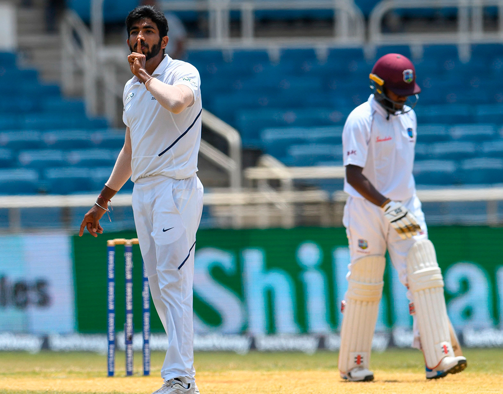 স্মরণীয় হয়ে থাকবে বুমরার প্রথম হ্যাটট্রিক। ছয় উইকেট নিয়ে তিনি একাই গুঁড়িয়ে দেন হোল্ডারদের। দিনে দিনে ভয়ঙ্কর হয়ে উঠছেন বুমরা। এখন শুধু তাঁর ইয়র্কার নয়, ব্যাটসম্যানদের জন্য থাকছে বিষাক্ত ইনসুইং এবং আউটসুইং।