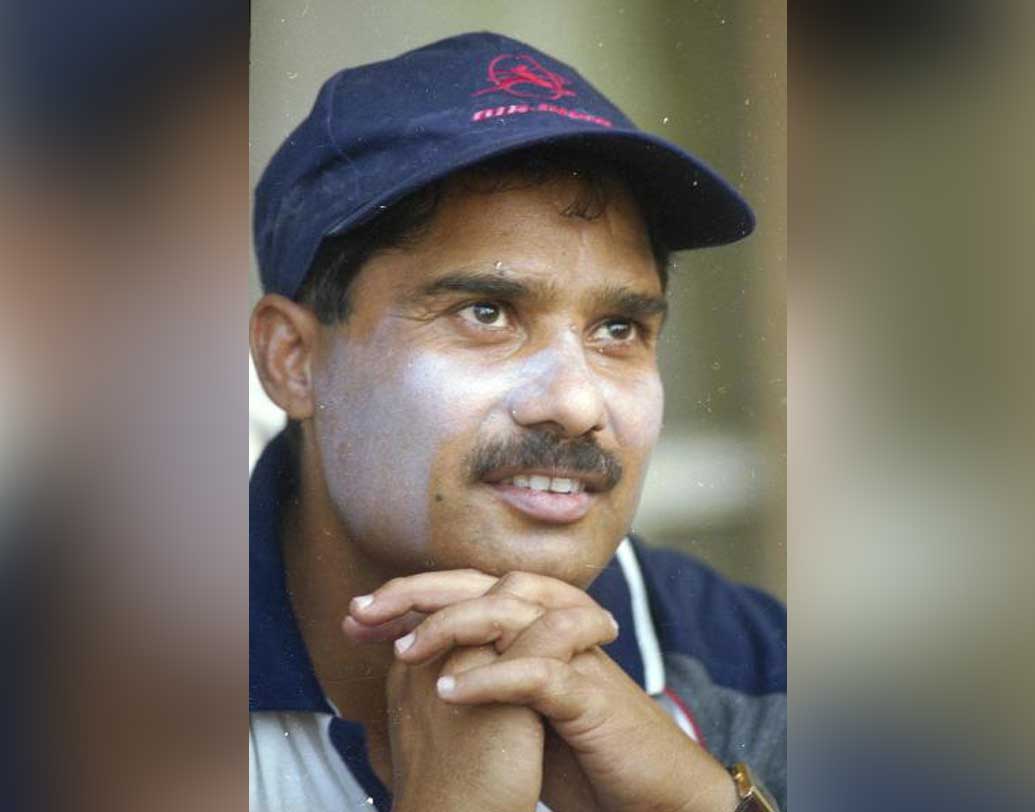 ২০০১ সালে অবশ্য অস্ট্রেলিয়ার বিরুদ্ধে টেস্ট স্কোয়াডে জায়গা পেয়েছিলেন হিরওয়ানি। কিন্তু তাঁকে প্রথম এগারোয় রাখা হয়নি। আর কখনও জাতীয় দলের আবহে আসেননি তিনি। তবে ঘরোয়া ক্রিকেটে ২৩ বছর ধরে খেলেন তিনি।