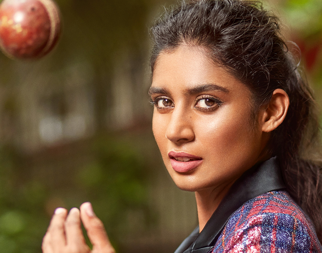 মা-বাবা-কে খুশি করতে ক্রিকেট খেলতে শুরু করা মিতালি ধীরে ধীরে ভালবেসে ফেলেন ক্রিকেটকে। যদিও তাঁর ইচ্ছে ছিল সিভিল সার্ভিসে যোগ দেওয়ার। তা হলে হয়তো ভারত হারিয়ে ফেলত এক অনন্য ক্রিকেটারকে।