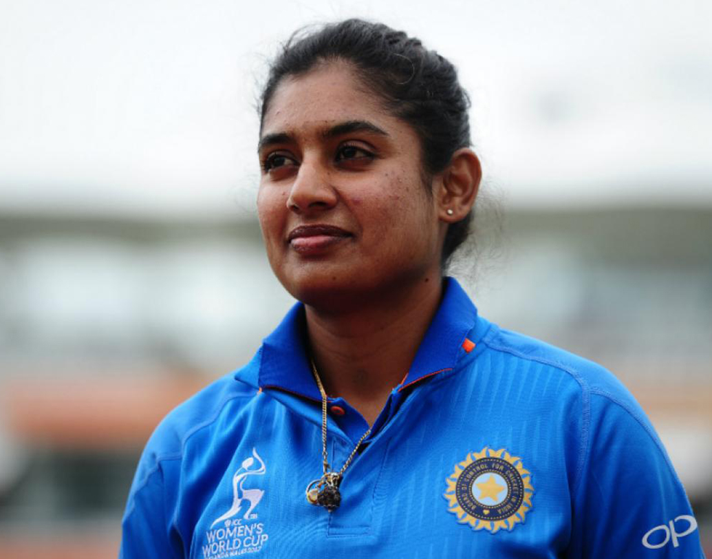 ২০০৪ সালে ভারতের অধিনায়ক হন মিতালি। ৯০টি একদিনের ম্যাচে অধিনায়ক ছিলেন তিনি। এর মধ্যে টানা ৫৭টি ম্যাচে নেতৃত্ব দিয়েছেন তিনি।এই তালিকায় এক নম্বরে রয়েছেন বেলিন্ডা ক্লার্ক। তিনি টানা ৫৮টি ম্যাচে অস্ট্রেলিয়ার অধিনায়ক ছিলেন। ভারতের মহিলা দলের কনিষ্ঠতম অধিনায়কও তিনিই। মাত্র ২১ বছর বয়সে নেতৃত্বর দায়িত্ব তুলে দেওয়া হয় তাঁর কাঁধে।