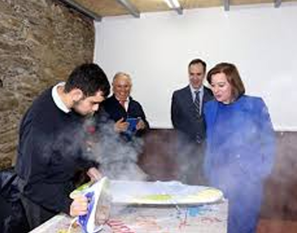 বৈষম্যের এই ছবি ভারতের মতো বিদেশেও অনেক ক্ষেত্রে দেখা যায়। পুরনো সেই ধারণা পাল্টাতে এগিয়ে এল স্পেনের একটি স্কুল। গোড়া থেকেই শোধরানোর পর্ব শুরু করতে উদ্যোগী হয়েছে তারা। ( ছবি : সোশ্যাল মিডিয়া)