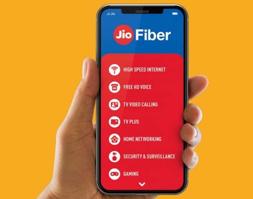 তবে প্রত্যেক প্ল্যানের সঙ্গেই থাকছে একটা ‘কিন্তু’। কোনও ভাবে যদি আপনার বরাদ্দ ডেটা শেষ করে ফেলেন, তা হলে স্পিড একেবারে নেমে আসবে ১ এমবিপিএস-এ।