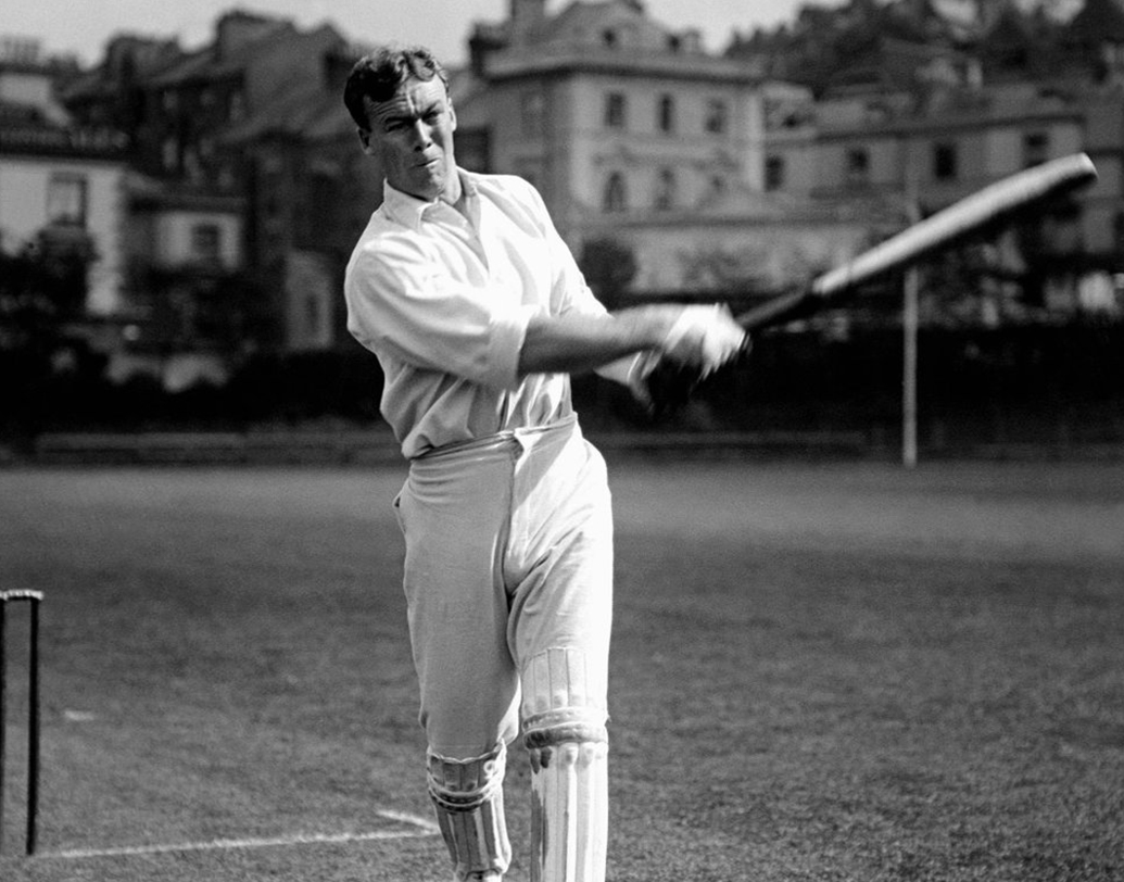 জিমি সিনক্লেয়ার- পরের সেঞ্চুরি পায় দক্ষিণ আফ্রিকা। ১৮৮৯ সালে ইংল্যান্ডের বিরুদ্ধে সেঞ্চুরি করেন জিমি। কেপ টাউনে সেই ১০৬ রানের ইনিংসযদিও জেতাতে পারেনি দক্ষিণ আফ্রিকাকে। ২১০ রানের বিশাল ব্যবধানে হারতে হয় তাঁদের।