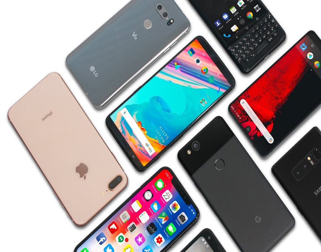 কিন্তু নতুন প্রজন্মের ছেলে হারুন বুঝতে পারলেন, এই কাজেও দরকার প্রযুক্তি। তা হলেই খুব অল্প সময়ে পৌঁছনো যাবে অনেক পড়ুয়ার কাছে। সেই উদ্দেশে কাজে লাগালেন স্মার্টফোনকে।