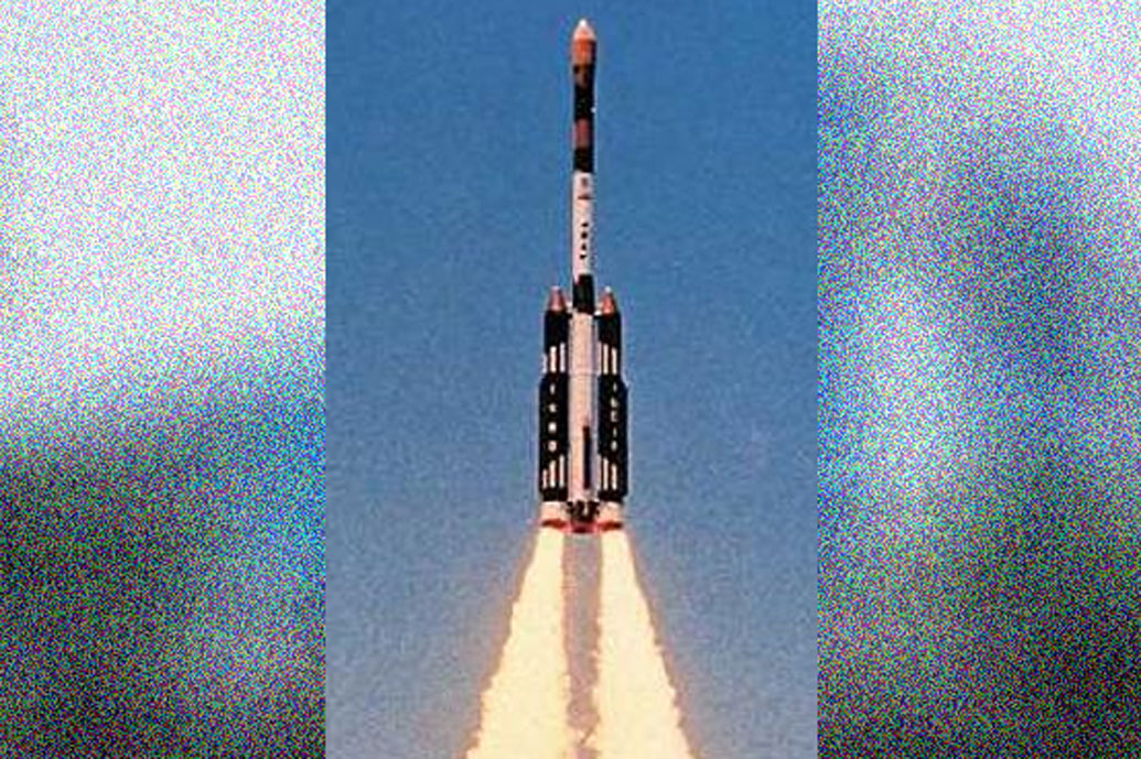 মার্চ ২৪, ১৯৮৭: প্রচুর বৈজ্ঞানিক যন্ত্রপাতি নিয়ে ১৫০ কেজির স্যাটেলাইট এসআরওএসএস-১ পৃথিবীর কক্ষপথে পৌঁছতে ব্যর্থ হয়। এএসএলভি বা অগমেন্টেড স্যাটেলাইট লঞ্চ ভেহিকল এই স্যাটেলাইট নিয়ে উৎক্ষেপিত হয়েছিল।