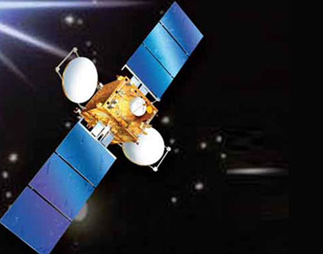 অক্টোবর ৪, ১৯৯৭: ফের ইনস্যাটের নতুন সংস্করণ ইনস্যাট-২ডি পাঠানো হয় পৃথিবীর কক্ষপথে। ১৯৯৭ সালে ৪ জুন উৎক্ষেপণ হয়েছিল এই স্যাটেলাইটের। আর তার মাত্র ৪ মাসের মধ্যেই নানাবিধ সমস্যায় জর্জরিত ইনস্যাট-২ডি কাজ করাই বন্ধ করে দেয়।