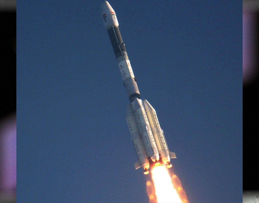 জুলাই ১০, ২০০৬: এ বার জিওসিনক্রোনাস স্যাটেলাইট লঞ্চ ভেহিকল (জিএসএলভি-এফ০২) ইনস্যাট-৪সি নিয়ে রওনা দেয় পৃথিবীর কক্ষপথে। ইসরোর তরফে এটাই প্রথম ভারী কমিউনিকেশন স্যাটেলাইট ছিল। ওজন ছিল ২ হাজার ২০০ কেজি। কিন্তু এটাও মিশন সম্পূর্ণ করতে পারেনি।