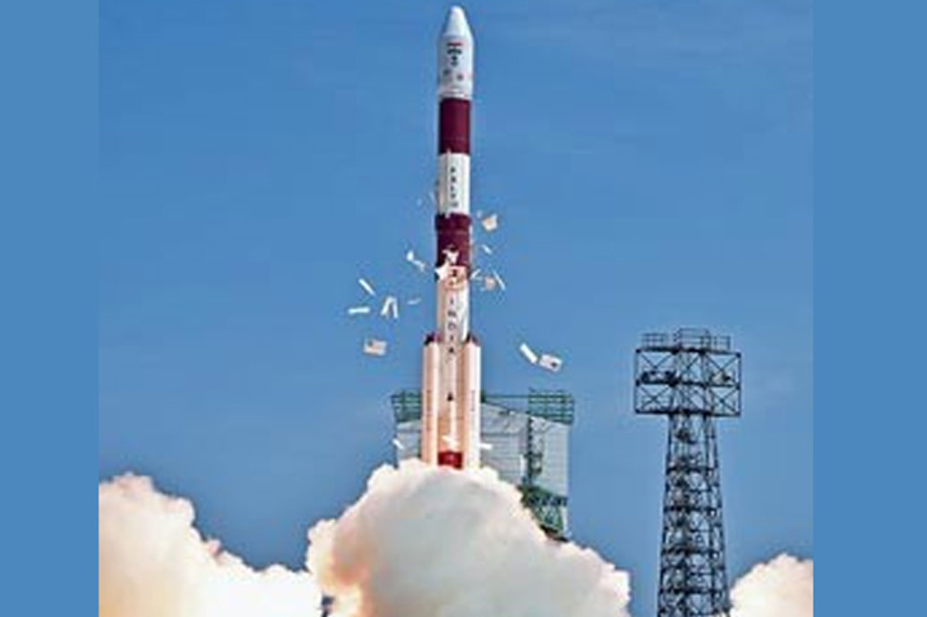 তবে বিজ্ঞানের ইতিহাসে ব্যর্থতা শুধু ইসরোর নয়। প্রতিটা দেশেরই সমস্ত সাফল্যের পিছনে দীর্ঘ বছর ধরে অনেকগুলো ব্যর্থতা জড়িয়ে থাকে। ইসরো তার ব্যতিক্রম নয়। বিশ্বের সামনে ইসরো এতটাই সফল যে আমেরিকা, ব্রিটেন, বেলজিয়াম, ইতালি, জার্মানি, জাপানও তাদের স্যাটেলাইট পাঠানোর জন্য ইসরোর উপর ভরসা করে।