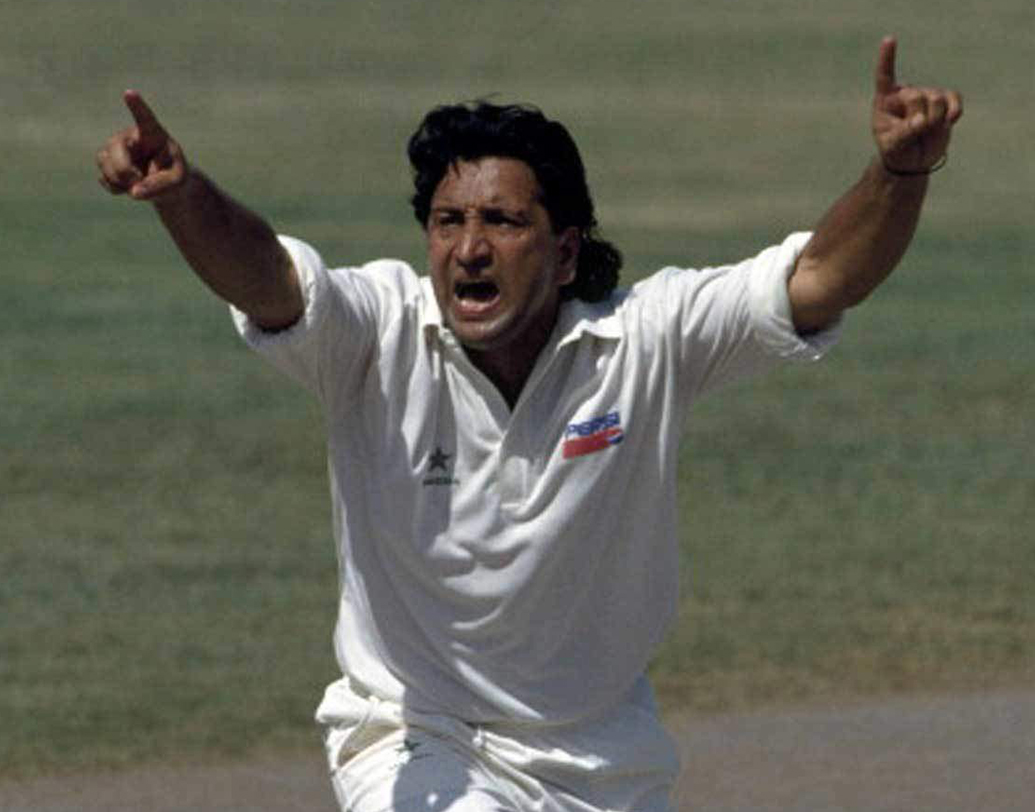 ফিঙ্গার স্পিনার বিশ্ব ক্রিকেট অনেক পেলেও চাহালদের পূর্বসূরি কাদিরই প্রথম রিস্ট স্পিনার। তাঁর লেগ ব্রেক এবং গুগলি ত্রাস সৃষ্টি করত ব্যাটসম্যানদের মনে। তার সঙ্গে ছিল তাঁর অদ্ভুত বোলিং অ্যাকশন। অনেকে নাচের সঙ্গেও তুলনা করেছেন সেই বোলিং অ্যাকশনের।