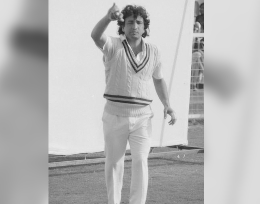 আন্তর্জাতিক ক্রিকেট থেকে অবসর নেন ১৯৯৩ সালে। যদিও টেস্ট ক্রিকেটকে বিদায় জানিয়েছিলেন ১৯৯০ সালে ঘরের মাঠে ওয়েস্ট ইন্ডিজের সঙ্গে খেলে।