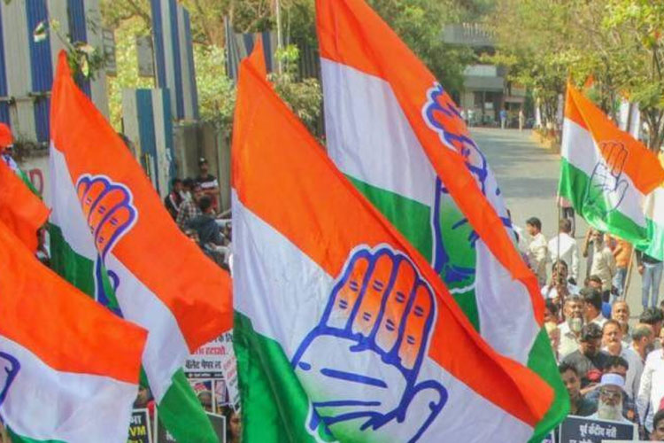 Congress complains against false cases to CM