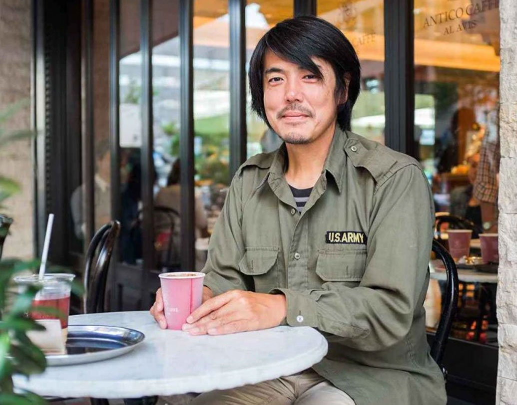 ২০১২ সালে টোকিয়োতে নিজের বাড়ি থেকেই এই অনলাইল পরিষেবা সংস্থাটি শুরু করেছিলেন তাকানোবু। নামটা ‘ওশান রেন্টাল’ কেন? তাকানোবু জানিয়েছেন, জাপানে ‘ওশান’-এর অর্থ হল মধ্যবয়স্ক। তাই এই নাম বেছে নেওয়া।