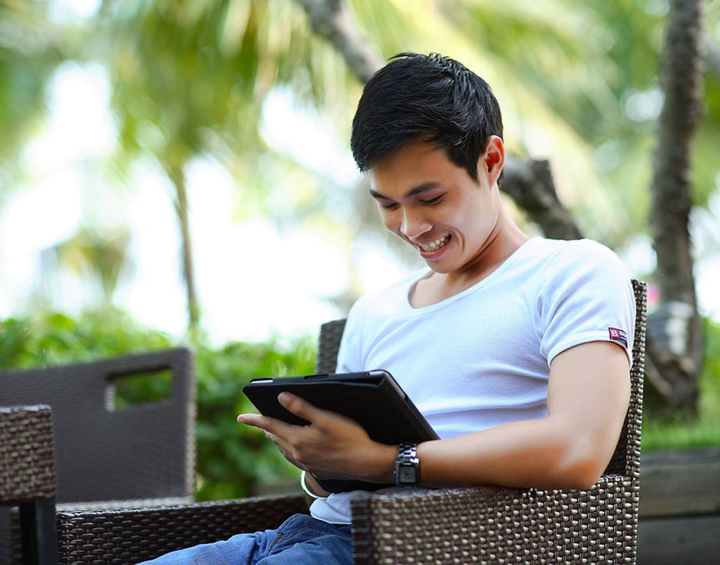 ‘ওশান রেন্টাল’-এর দাবি, কর্মী নিয়োগের আগে তাঁদের ভাল ভাবে যাচাই করে নেওয়া হয়। কর্মপ্রার্থীর কোনও অপরাধমূলক অতীত রয়েছে কি না, তা জেনে তবেই তাঁদের সংস্থায় নিয়োগ করা হয়। এ ছাড়া, সংস্থার কর্মীরা যাতে তাঁদের গ্রাহকদের সঙ্গে শারীরিক সম্পর্কে জড়়িয়ে না পড়েন, সে দিকেও খেয়াল রাখা হয় বলে দাবি সংস্থা কর্তৃপক্ষের।