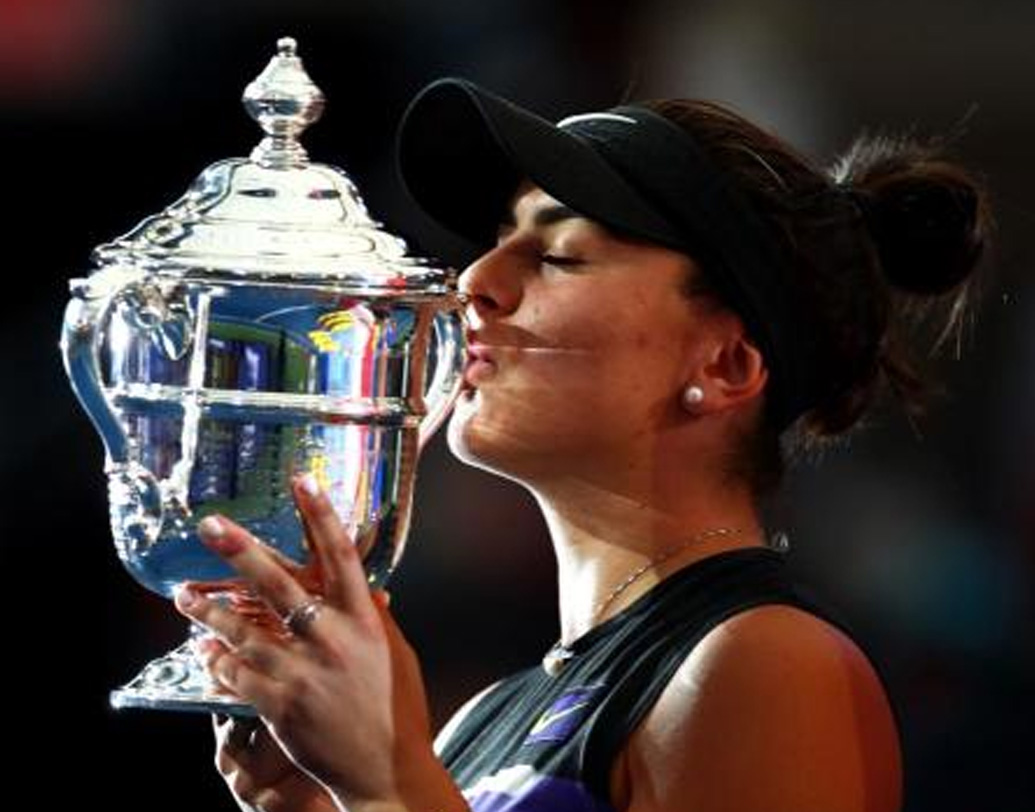 ২৪ নম্বর গ্র্যান্ড স্ল্যাম জেতার মুখে এসেও ফের অধরাই থেকে গেল সেরিনার স্বপ্ন। তাঁকে ৬-৩, ৭-৫ স্কোরে হারিয়ে প্রথম কানাডীয় মহিলা হিসাবে গ্র্যান্ড স্ল্যাম জিতলেন বিয়াঙ্কা আন্দ্রেস্কু।