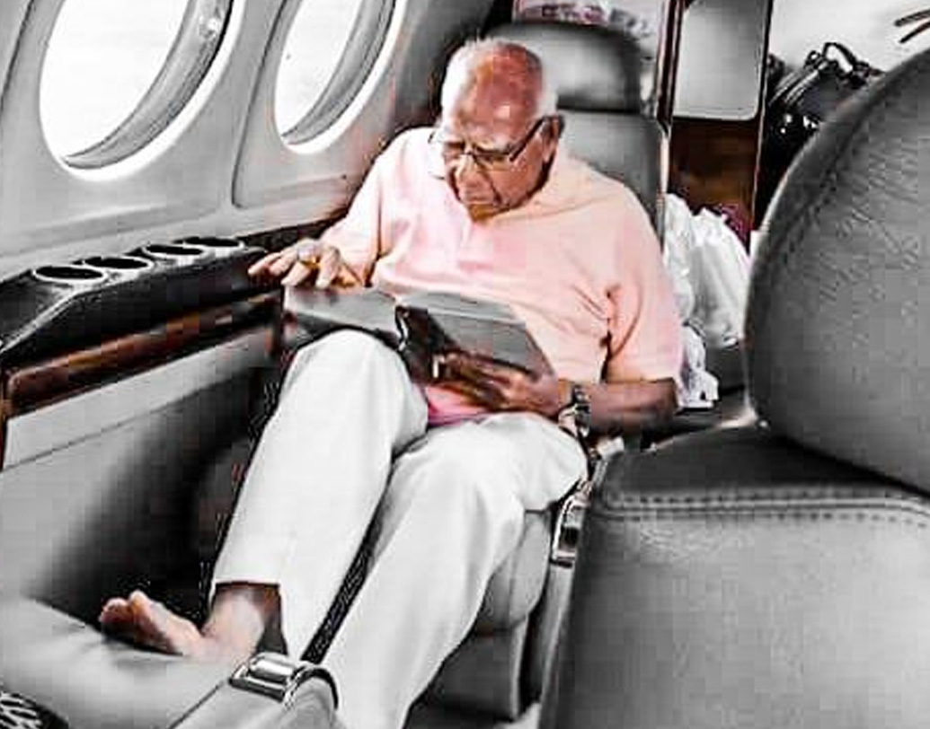 সাতের দশকের শেষ থেকে শুরু পূর্ণাঙ্গ রাজনৈতিক জীবন। বিজেপি-র টিকিটে জয়ী হয়ে ষষ্ঠ ও সপ্তম লোকসভার সদস্য হন। ১৯৯৬ সালে অটলবিহারী বাজপেয়ীর প্রধানমন্ত্রিত্বে আইনমন্ত্রী হন। ১৯৯৮ সালে দায়িত্ব পান কেন্দ্রীয় নগরোন্নয়ন মন্ত্রকের। এর পর ১৯৯৯ সালে ফের আইনমন্ত্রী। তার আগে ১৯৯৫ সালে নিজের দল তৈরি করেছিলেন। কিন্তু সে যাত্রা বেশি দীর্ঘ হয়নি।