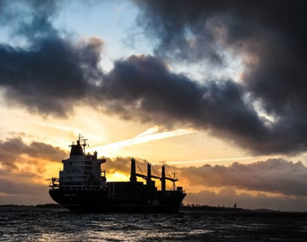 স্বাধীনতা সংগ্রামেও সুমতি মোরারজির ভূমিকা ছিল। মহাত্মা গাঁধীর সঙ্গে নিয়মিত যোগাযোগ রাখতেন তিনি। এমনকি দেশভাগের সময় সিন্ধিদের পাকিস্তান থেকে ভারতে আসতে সাহায্যও করেছিলেন।