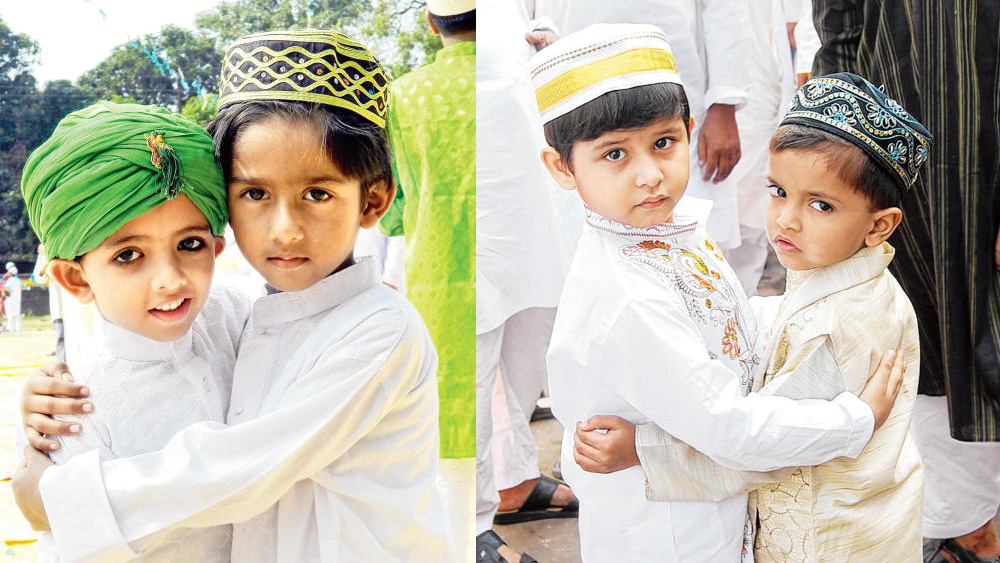 ঈদউদজোহা বা বকরি ঈদের দিন এ বার ১ অগস্ট, শনিবার। ১৫ অগস্টও এ বার ক্যালেন্ডারে শনিবার। যে সব সরকারি কর্মীরা শনিবার পূর্ণদিবস ছুটি পান, তাঁদের তালিকা থেকে দু’টো ছুটি কমে গেল।