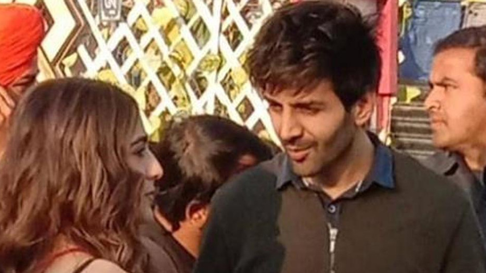 ভ্যালেন্টাইনস ডে-তে মুক্তি পাচ্ছে ‘আজ কাল’। ২০০৯ সালের ছবি ‘লভ আজ কাল’-এর সিকোয়েল এই ছবিতে জুটি বাঁধছেন সারা আলি খান এবং কার্তিক আরিয়ান।