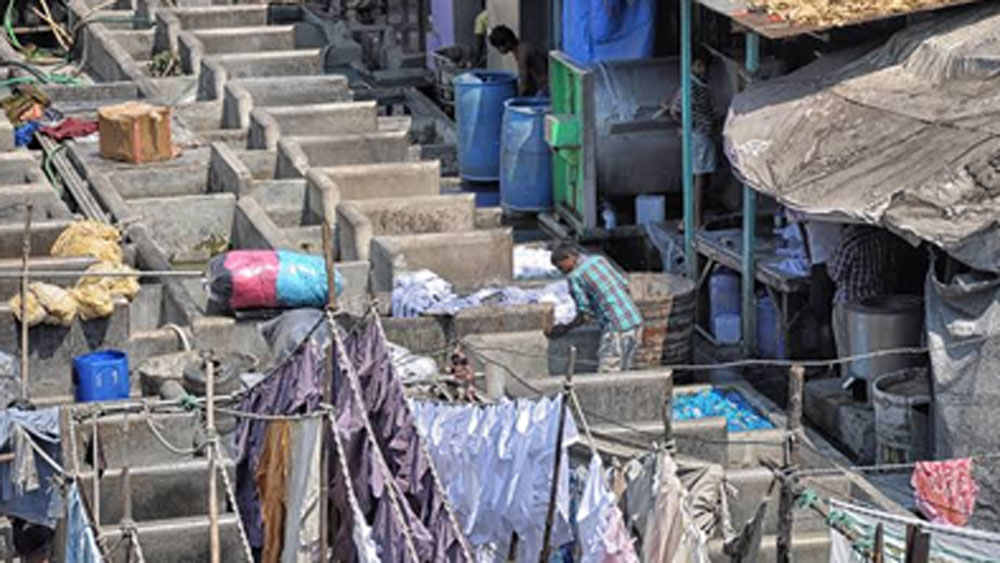 দিল্লির কাপড় কলের ঘিঞ্জি চৌহদ্দি থেকে উদ্ধার হওয়া ১০-১১ বছরের শেখ মেহবুব তেমনই স্বপ্ন দেখছেন সুপ্রিম কোর্টের বিচারপতি হওয়ার। শেখ মেহবুবের বাড়ি বিদ্যাসাগরের বীরসিংহ গ্রামের পাশের গ্রামে।