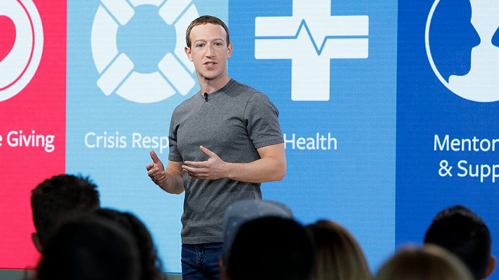 মার্ক জাকারবার্গ ২০১০ সালে ছিলেন বিশ্বের কনিষ্ঠতম বিলিয়নেয়ার। বিশ্ব ধনকুবের-তালিকায় তিনি যুগ্ম ভাবে ছিলেন ২১ নম্বর স্থানে। তাঁর সম্পত্তির পরিমাণ ছিল চারশো কোটি ডলার। বিগত দশকে তাঁর সম্পত্তির পরিমাণ বেড়েছে কয়েক গুণ। সোশ্যাল মিডিয়ার ব্যবসায়িক-গ্রাফ নীচে নামলেও ফেসবুক প্রতিষ্ঠাতা এখনও বিশ্বের পঞ্চম ধনী ব্যক্তি। সম্পত্তির পরিমাণ আট হাজার কোটি ডলার। তবে তিনি আর কনিষ্ঠতম বিলিয়য়ার নন।