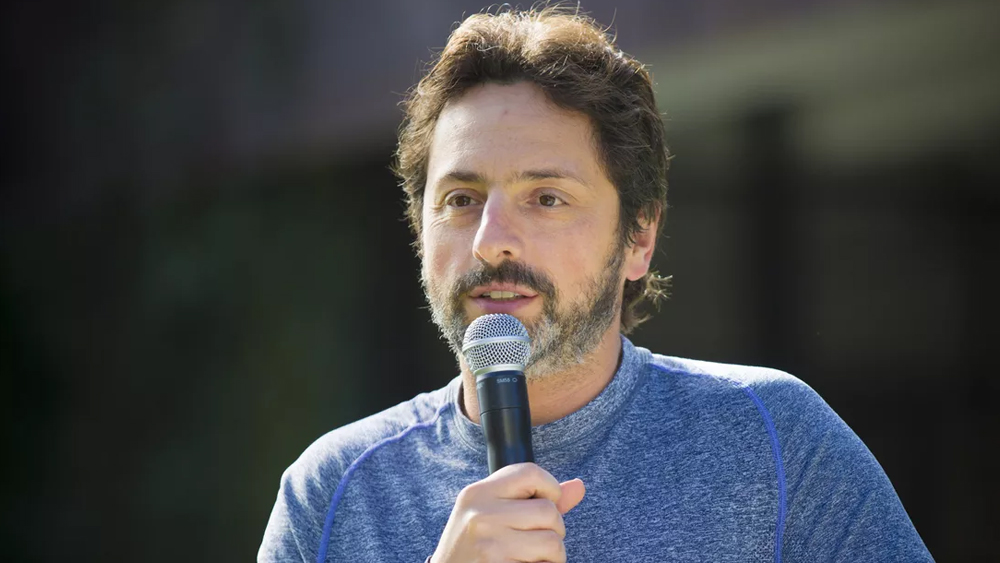 ল্যারি পেজের সঙ্গে ১৯৯৮ সালে গুগল প্রতিষ্ঠা করেছিলেন সের্গেই ব্রিন। ছয় হাজার দুশো কোটি ডলারের মালিক ব্রিন এখন বিশ্বের দশম ধনকুবের।