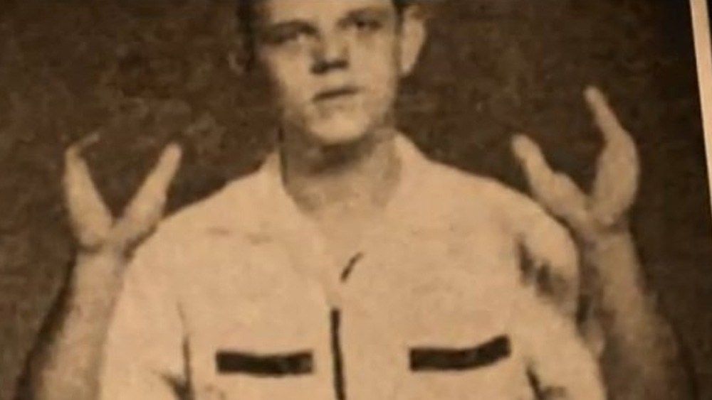 স্ত্রী এবং সন্তানদের উপর গ্র্যাডির অত্যাচারের মাত্রা আগের থেকেও বেড়ে গিয়েছিল। সহ্য করতে করতে শেষে দেওয়ালে পিঠ ঠেকে যায় মারিয়ার। তিনি তাঁদের প্রতিবেশী সতেরো বছরের ক্রিস ওয়্যান্টকে সুপারি কিলার হিসেবে নিয়োগ করেন। গ্র্যাডিকে খুন করার পারিশ্রমিক হিসেবে আগাম দেড় হাজার ডলার দেন। মারিয়ার দ্বিতীয় বিয়ের সন্তান গ্লেনও ছিলেন আর এর ষড়যন্ত্রী।