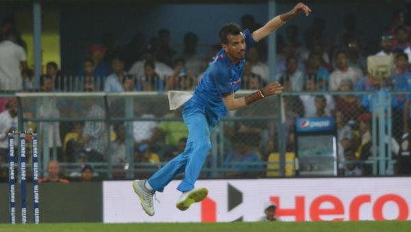 যুজবেন্দ্র চহাল দীর্ঘদিন ধরে ভারতের টি-টোয়েন্টি দলের প্রায় নিয়মিত সদস্য। ২৯ বছর বয়সি এখনও পর্যন্ত খেলেছেন ৩৯ টি-টোয়েন্টি। ২২.৫৩ গড়ে নিয়েছেন ৫২ উইকেট। পাঁচ উইকেট নিয়েছেন এক বার। ২৫ রানে ছয় উইকেট, এই ফরম্যাটে তাঁর সেরা বোলিং। ইকনমি রেট ৮.১৬, স্ট্রাইক রেট ১৬.৫।