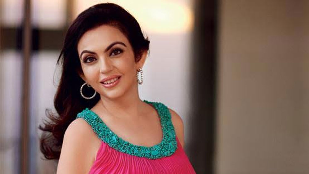 ঈশা এবং আকাশ দুজনেই প্রিম্যাচিওর বেবি। পরিপূর্ণ গর্ভাবস্থার দু’মাস আগেই তাঁদের জন্ম হয়েছিল। তাঁদের জন্মের পর নির্দিষ্ট ডায়েট এবং নিয়মিত ব্যায়াম করেই অতিরিক্ত ৫৮ কেজি মেদ ঝরিয়েছেন তিনি।