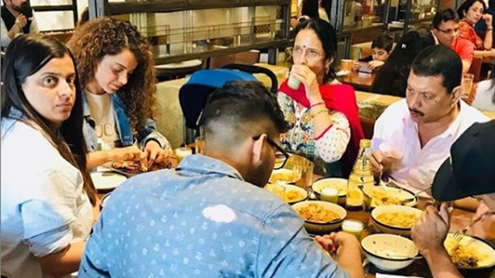 রঙ্গোলির কাহিনি লক্ষ্মী আগরওয়ালের থেকে কোনও অংশে কম নয়। আর্থিক সম্বলের জোরে টানা পাঁচ বছর ধরে ৫৪টি অস্ত্রোপচার করিয়েছেন। কিন্তু নিজেকে আগের জায়গায় নিয়ে যেতে পারেননি তিনি।